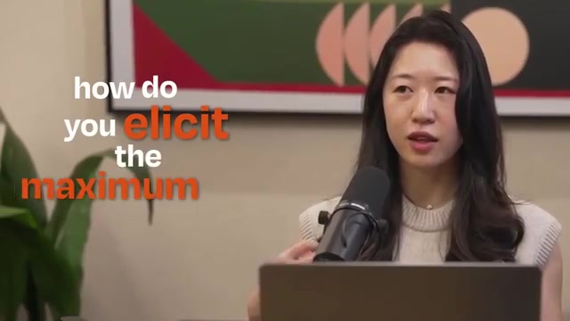 片头金句卡：「how do you elicit the maximum (capability)」——Cat 眼中真正稀缺的 PM 技能：不是为超级 AGI 设计，而是想清楚怎么从