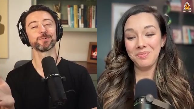 Lenny（左）与 Claire Vo（右）的双播客 crossover 对谈——这是《Lenny's Podcast》与《How I AI》两档节目史上第一次交叉集