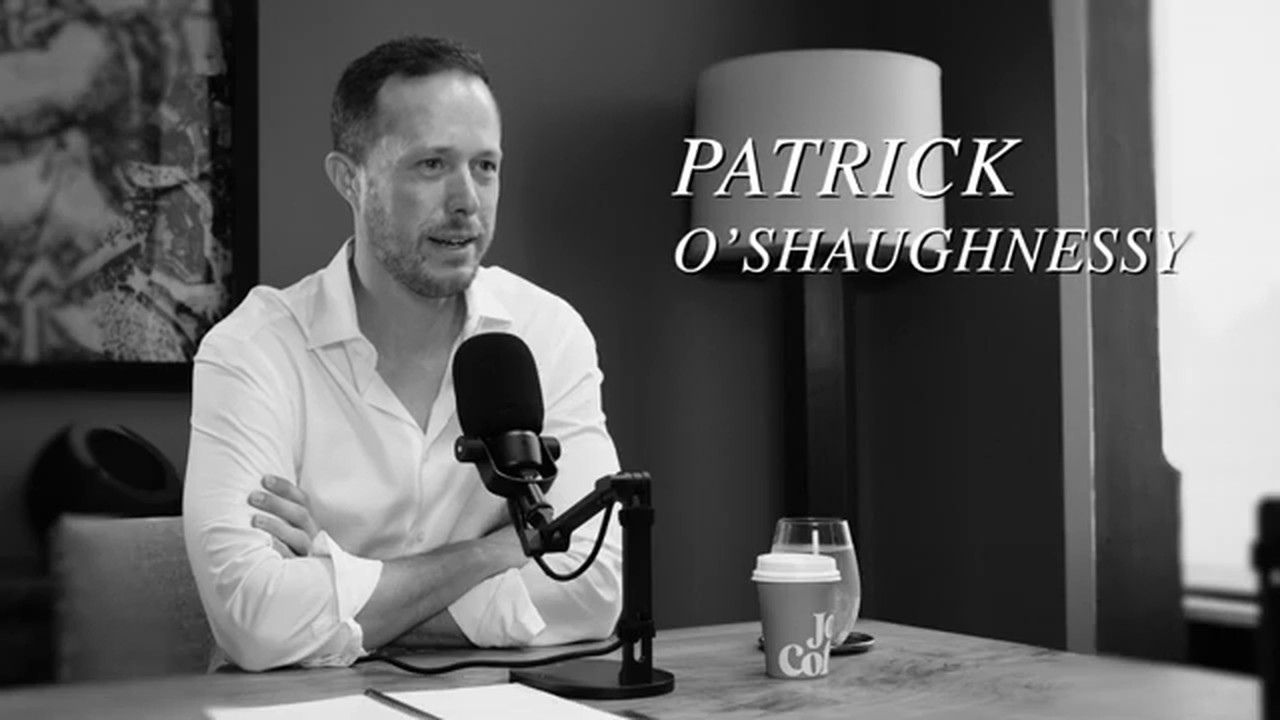 主持人 Patrick O'Shaughnessy 的片头人名卡