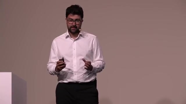 回测示意（幻灯片标题「Replay history. Would the signal have made money?／回放历史：这个信号到底能不能赚钱」）：把策略放回十几年历史里跑，看那条净值曲线一路爬升，右侧给出收益、回撤等关键指标