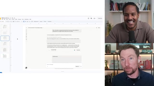 指标复盘工作现场——Google Docs（「Metrics write-up」）左侧是文档，右侧是 Claude 对话面板：他在文档里就着 AI 一起推敲定价 / 打包策略，把原材料「转轴」成战略形态